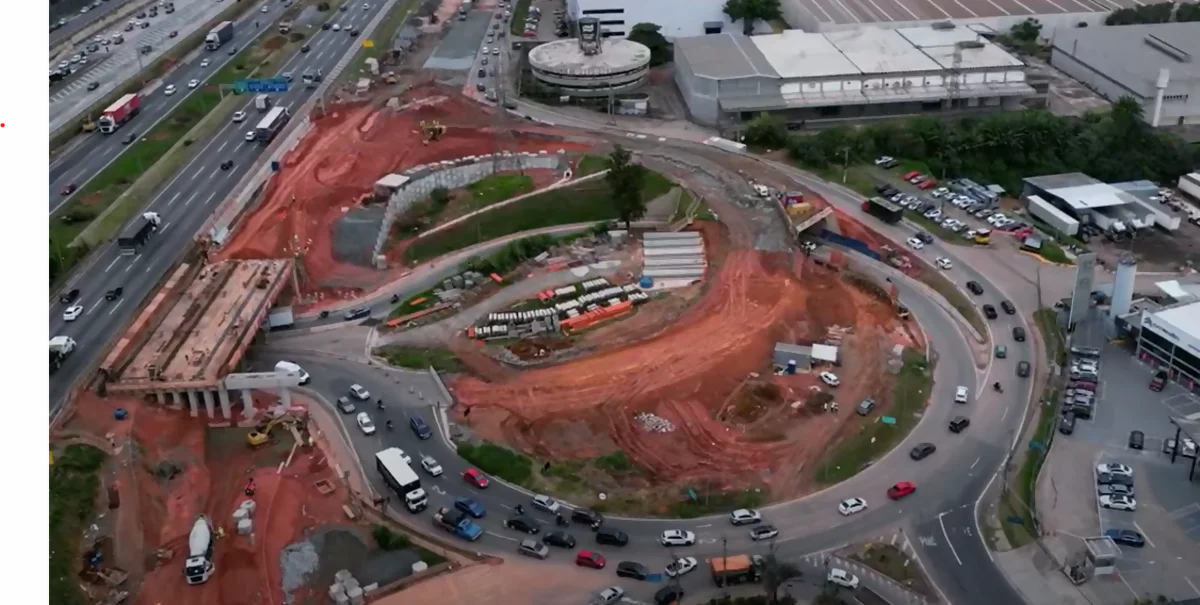 VÍDEO: Obras na Castello Branco, em Barueri (SP), alteram o tráfego no fim de semana VÍDEO: Obras na Castello Branco, em Barueri (SP), alteram o tráfego no fim de semana