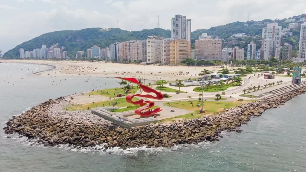 Conheça os principais atrativos em Santos (SP) para curtir nas férias