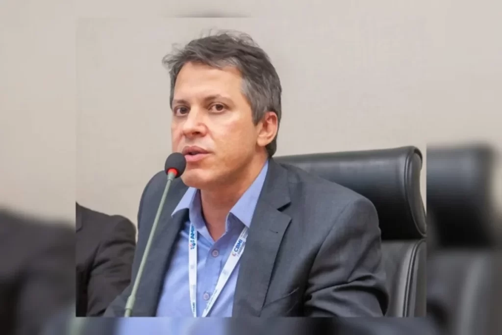 Acidente entre picape e camionete mata quatro pessoas na BR-251