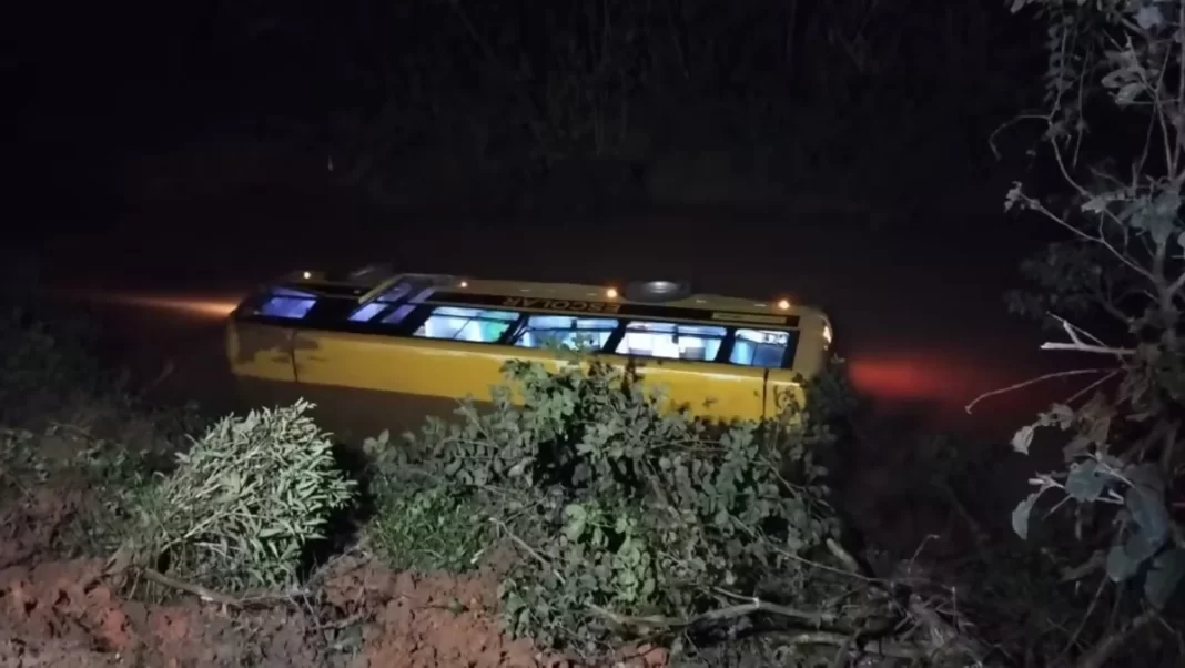 VÍDEO: Motorista de micro-ônibus envolvido em acidente em SC estava bêbado
