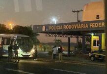 Ônibus irregular que transportava pacientes é apreendido na BR-153, em Goiás Ônibus irregular que transportava pacientes é apreendido na BR-153, em Goiás
