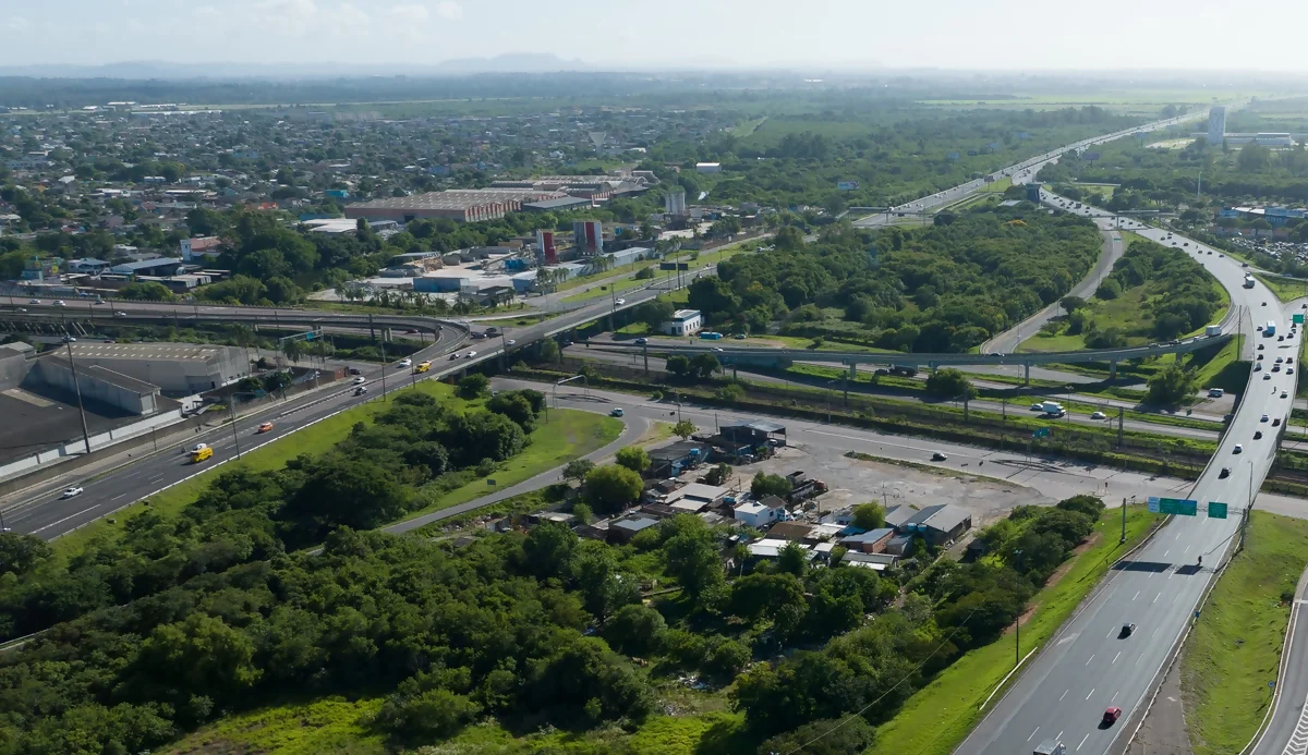 Serviços na alça da Freeway alteram o tráfego, nesta segunda (15), em Porto Alegre (RS) Serviços na alça da Freeway alteram o tráfego, nesta segunda (15), em Porto Alegre (RS)