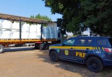 Carreta com 14 toneladas de café sem amarração é flagrada na BR-369/PR Carreta com 14 toneladas de café sem amarração é flagrada na BR-369/PR