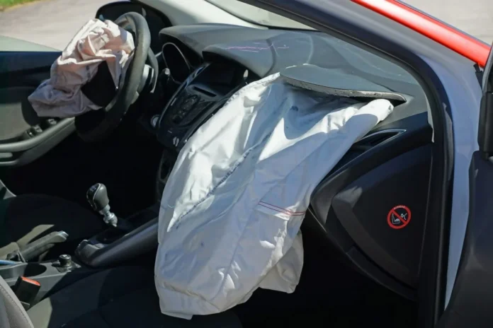 Mesmo com recall, Brasil registra tráfego de milhões de veículos com airbags mortais