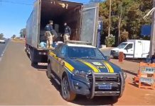 VÍDEO: Carreteiro é preso na BR-060 com diversas drogas, em Jataí (GO) VÍDEO: Carreteiro é preso na BR-060 com diversas drogas, em Jataí (GO)