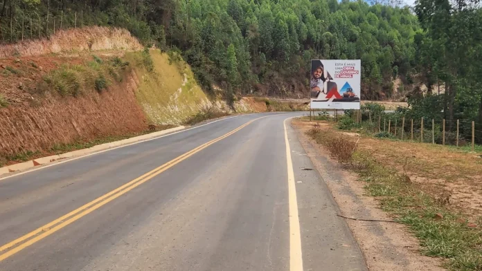 Obras na MGC-262 garantem novas oportunidades a moradores de distrito de Caeté Obras na MGC-262 garantem novas oportunidades a moradores de distrito de Caeté