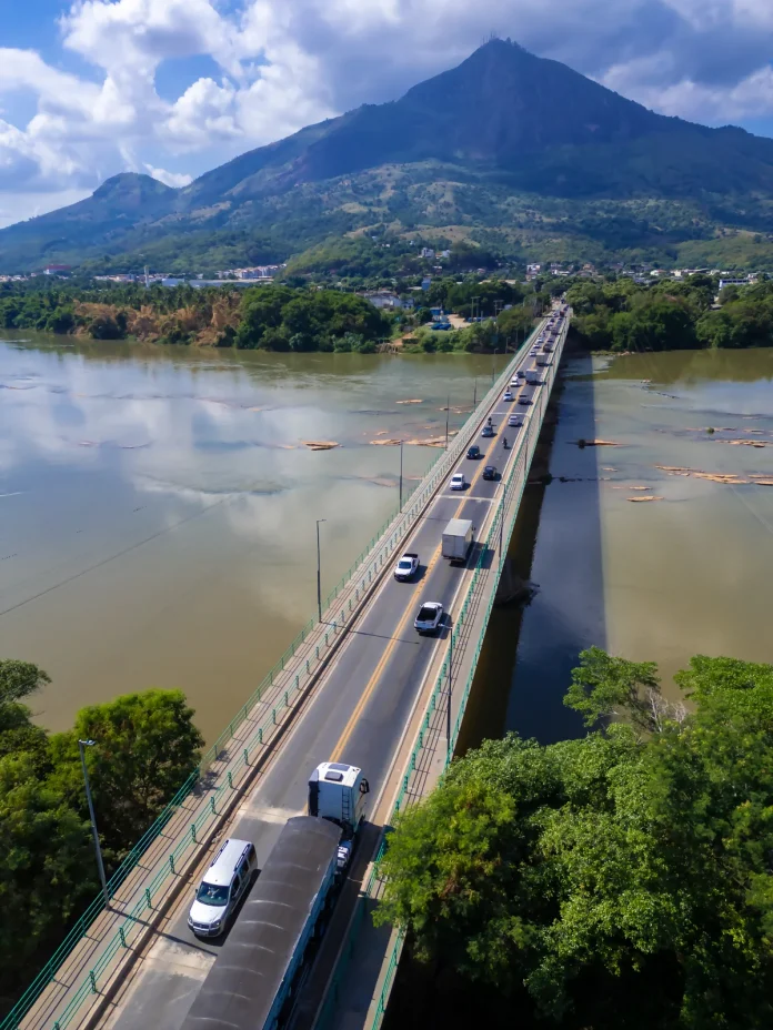 Ponte do São Raimundo na BR-116/MG será interditada, nesta segunda (19) Ponte do São Raimundo na BR-116/MG será interditada, nesta segunda (19)
