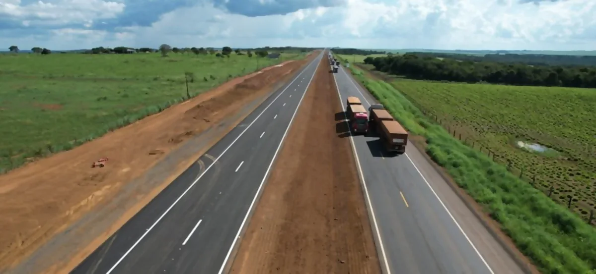 Obras ampliam área de desvio na BR-163/MT, no Mato Grosso