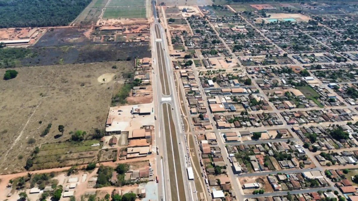 Finalizada as obras de recuperação da BR-364, no perímetro urbano de Itapuã (RO) Finalizada as obras de recuperação da BR-364, no perímetro urbano de Itapuã (RO)