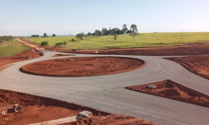 Estrada Boiadeira (BR-487/PR) receberá investimento de R$ 322 milhões Estrada Boiadeira (BR-487/PR) receberá investimento de R$ 322 milhões