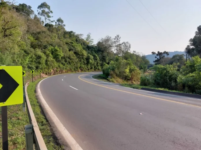 Concessionária do RS realiza manutenção em estradas no Vale do Caí e na Serra Gaúcha Concessionária do RS realiza manutenção em estradas no Vale do Caí e na Serra Gaúcha