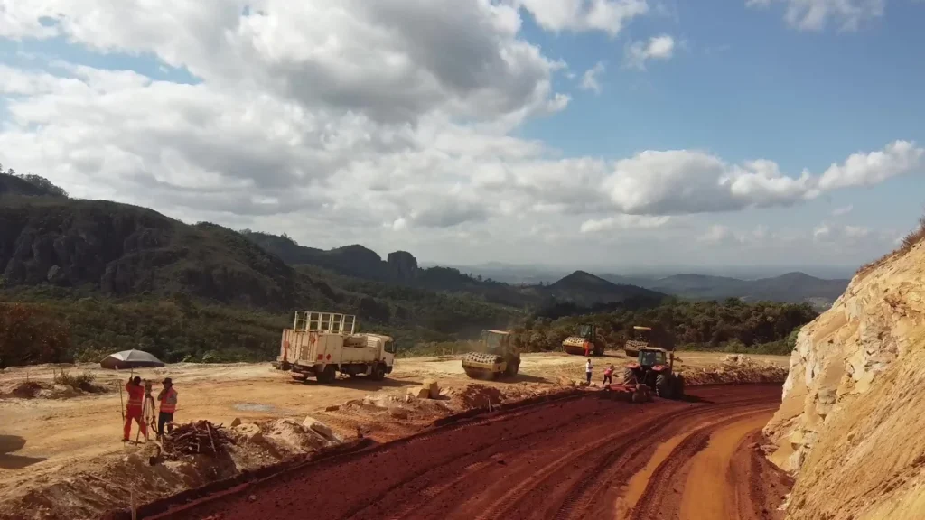 Obras na MGC-262 garantem novas oportunidades a moradores de distrito de Caeté
