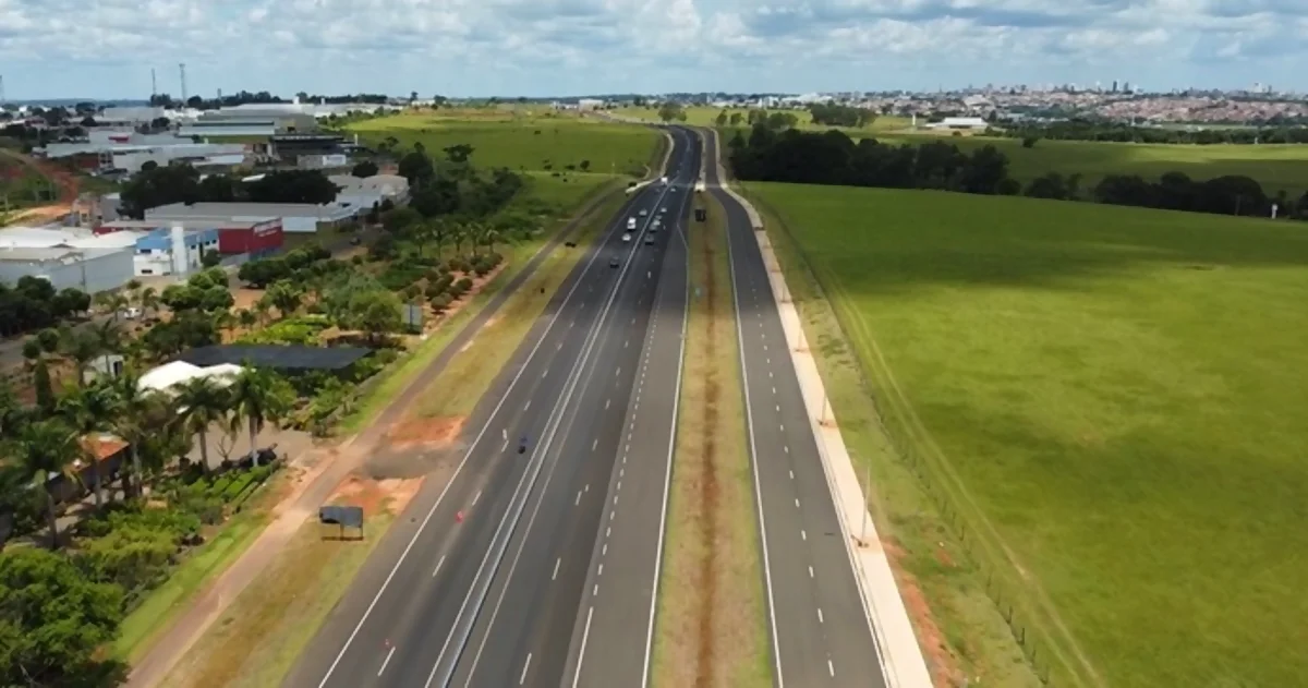 Serviços na Rodovia João Ribeiro de Barros alteram o tráfego, em Marília (SP) Serviços na Rodovia João Ribeiro de Barros alteram o tráfego, em Marília (SP)