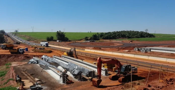 Obras de duplicação da SP-333 terá sistema 'Pare-e-Siga', em Assis Obras de duplicação da SP-333 terá sistema 'Pare-e-Siga', em Assis