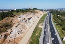 BR-101/SC tem alteração no tráfego devido à detonação de rochas, nesta quarta (21) BR-101/SC tem alteração no tráfego devido à detonação de rochas, nesta quarta (21)