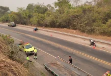 VÍDEO: Motoqueiro morre na BR-414/GO em colisão entre três motos VÍDEO: Motoqueiro morre na BR-060/GO em colisão entre três motos