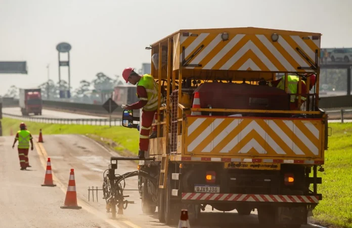 Trechos da rodovia BR-101/SC recebem obras de melhorias, nesta semana Trechos da rodovia BR-101/SC recebem obras de melhorias, nesta semana