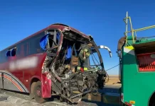Colisão na BR-050/GO envolvendo ônibus e carreta deixa 2 mortos Colisão na BR-050/GO envolvendo ônibus e carreta deixa 2 mortos
