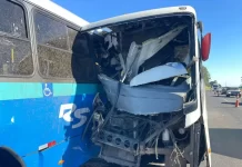 Acidente entre dois ônibus na SP-308 deixa motorista morto, em Piracicaba Acidente entre dois ônibus na SP-308 deixa um morto, em Piracicaba