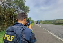 PRF da Bahia flagra, em 16 horas, mais de 710 veículos em excesso de velocidade PRF da Bahia flagra, em 16 horas, mais de 710 veículos em excesso de velocidade