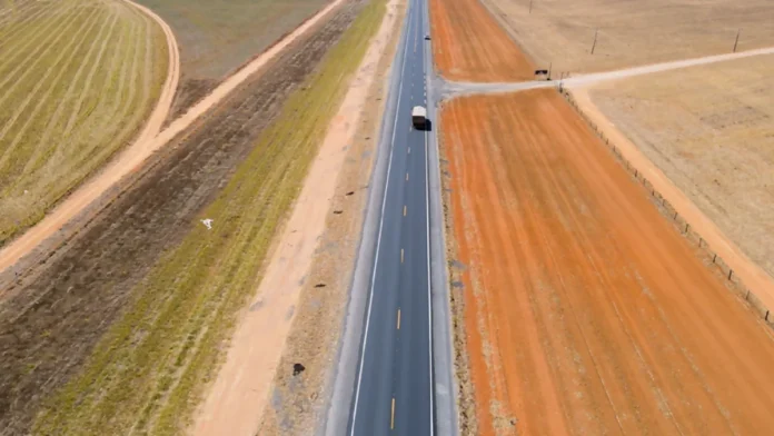 Trecho de 136 quilômetros da BR-020/BA é revitalizado Trecho de 136 quilômetros da BR-020/BA é revitalizado