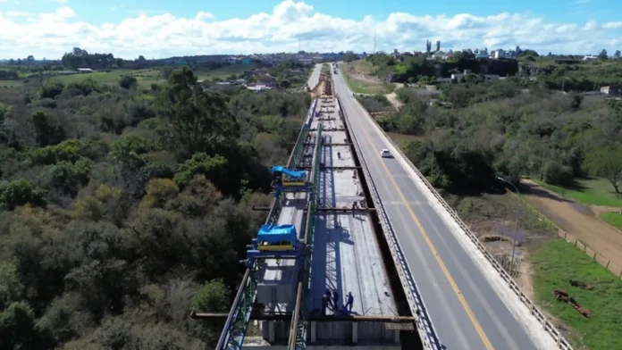 Chegada ao Porto de Rio Grande terá mais fluidez com a duplicação de ponte na BR-116/RS Chegada ao Porto de Rio Grande terá mais fluidez com a duplicação de ponte na BR-116/RS