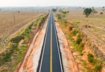 Rodovia BR-317/AC é recuperada em 36 km, entre Xapuri (AC) e Epitaciolândia (AC) Rodovia BR-317/AC é recuperada pelo Dnit em 36 quilômetros, entre Xapuri (AC) e Epitaciolândia (AC). Usuários terão mais segurança.