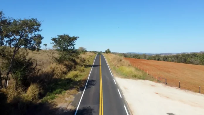 BR-352/MG recebe revitalização em 20 quilômetros, entre Pitangui e Pará de Minas BR-352/MG recebe revitalização em 20 quilômetros, entre Pitangui e Pará de Minas