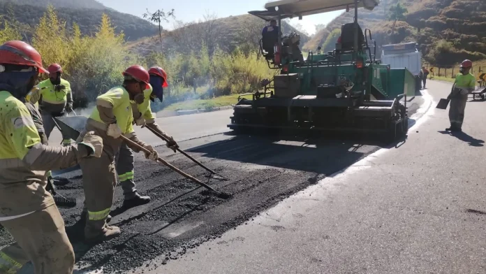 Perímetro Urbano de Nova Friburgo terá 'Pare-e-Siga', nesta terça (10), para obras na RJ-116 Perímetro Urbano de Nova Friburgo terá 'Pare-e-Siga', nesta terça (10), para obras na RJ-116