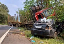 Colisão frontal entre carreta e Fiesta deixa 5 mortos na BR-280/SC, em Porto União Colisão frontal entre carreta e Fiesta deixa 5 mortos na BR-280/SC, em Porto União