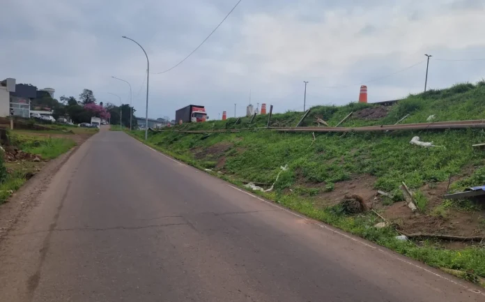 Obras das faixas adicionais na BR-386/RS alteram o tráfego na marginal, em Lajeado Obras das faixas adicionais na BR-386/RS alteram o tráfego na marginal, em Lajeado