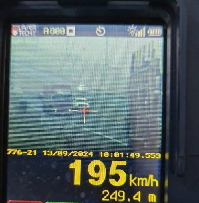 Motorista a quase 200 km/h é multado na BR-163, em Cascavel (PR)