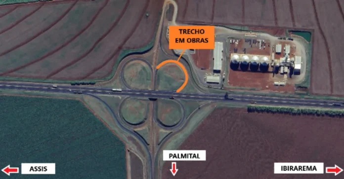 Obras no pavimento alteram o tráfego da Rodovia Raposo Tavares (SP-270), em Palmital, no interior de São Paulo, nesta quarta (18). Obras no pavimento alteram o tráfego da Rodovia Raposo Tavares (SP-270), em Palmital, no interior de São Paulo, nesta quarta (18).