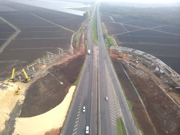 Obras em novo viaduto na BR-101/SC, em Maracajá, alteram o tráfego, nesta semana Obras em novo viaduto na BR-101/SC, em Maracajá, alteram o tráfego, nesta semana