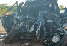 Acidente na BR-364/MT envolvendo carreta e carro deixa 4 mortos Acidente na BR-364/MT envolvendo carreta e carro deixa 4 mortos
