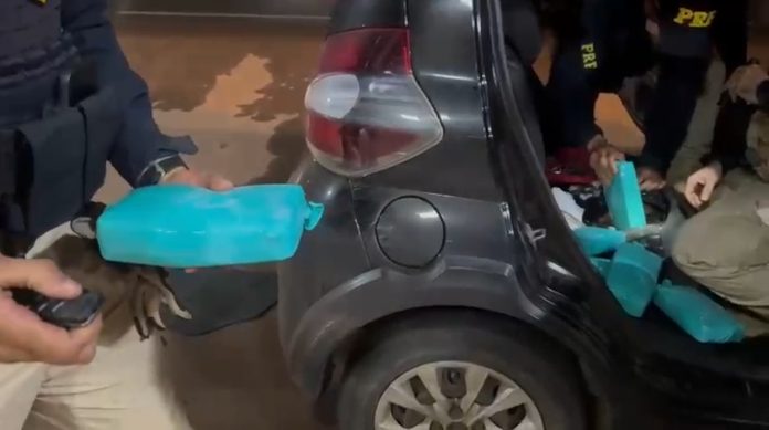 VÍDEO: Homem é preso na BR-364/GO, em Jataí, por transportar cocaína VÍDEO: Homem é preso na BR-364/GO, em Jataí, por transportar cocaína