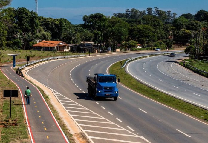 Leilão do Lote Sorocabana de rodovias acontece nesta quarta-feira (30), em São Paulo (SP), a partir das 16 horas. Leilão do Lote Sorocabana de rodovias acontece nesta quarta-feira (30), em São Paulo (SP), a partir das 16 horas.
