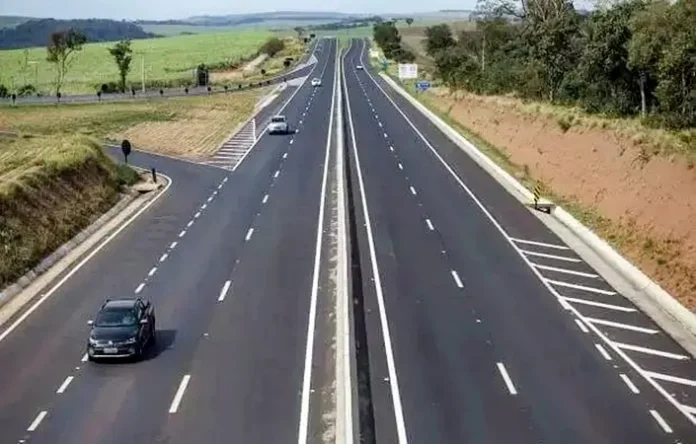 BR-242/BA recebe melhorias em 38 km, entre Luís Eduardo Magalhães e Barreiras BR-242/BA recebe melhorias em 38 km, entre Luís Eduardo Magalhães e Barreiras