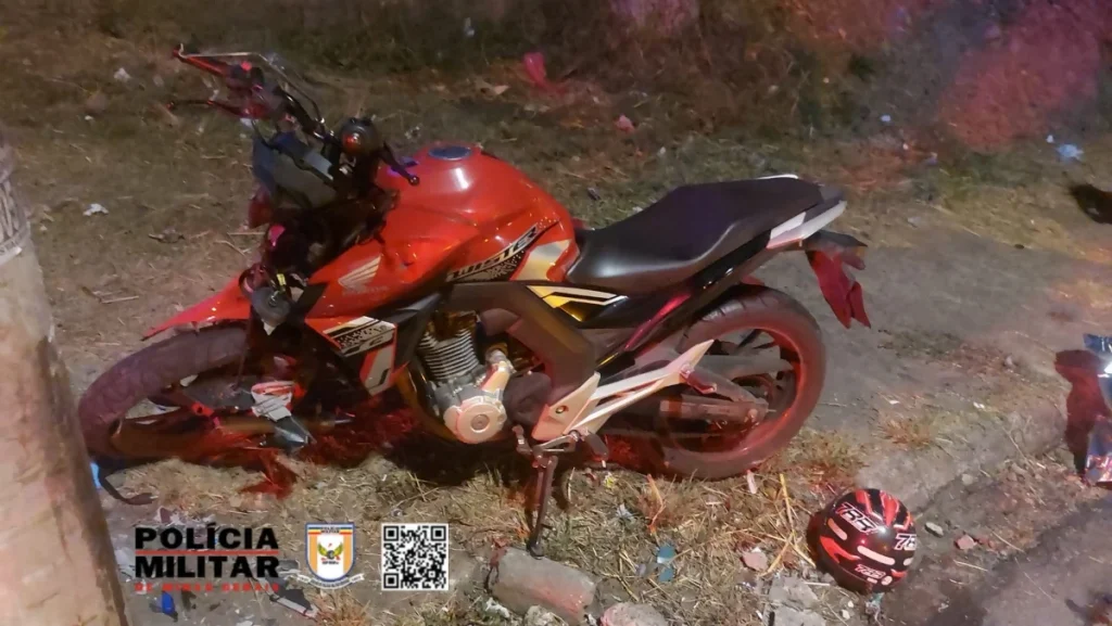 Motociclista morre ao chocar contra poste na BR-381/MG
