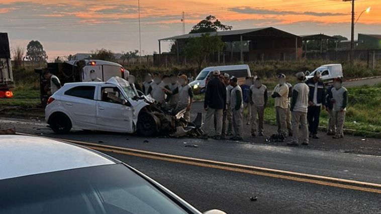 Homem morre em acidente entre micro-ônibus e carro na MGC-190, em Nova Ponte Homem morre em acidente entre micro-ônibus e carro na MGC-190, em Nova Ponte