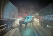 Acidente com ambulância e carreta na BR-381/MG mata homem, em Pouso Alegre Acidente com ambulância e carreta na BR-381/MG mata homem, em Pouso Alegre