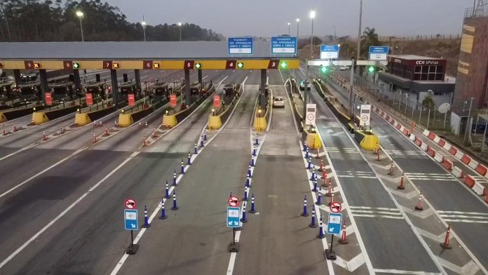 Novo modelo de Autoatendimento já é realidade nos pedágios da CCR SPVias Novo modelo de Autoatendimento já é realidade nos pedágios da CCR SPVias