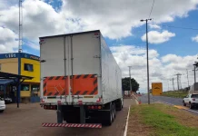 Caminhoneiro pode ser condenado de três a seis anos por esconder placa do radar