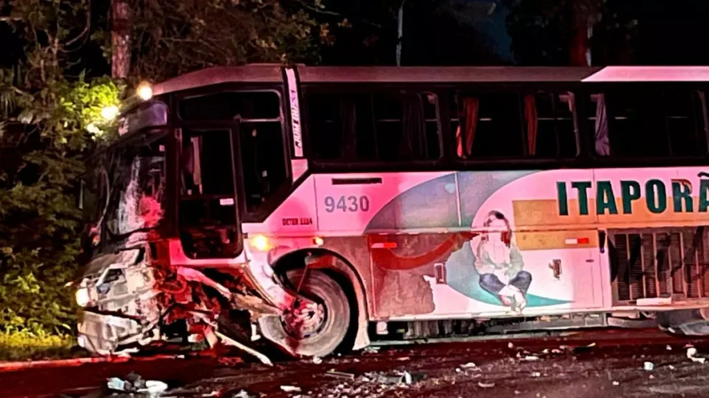 Pai e filho morrem em acidente na Estrada da Ribeira, em Colombo (PR)