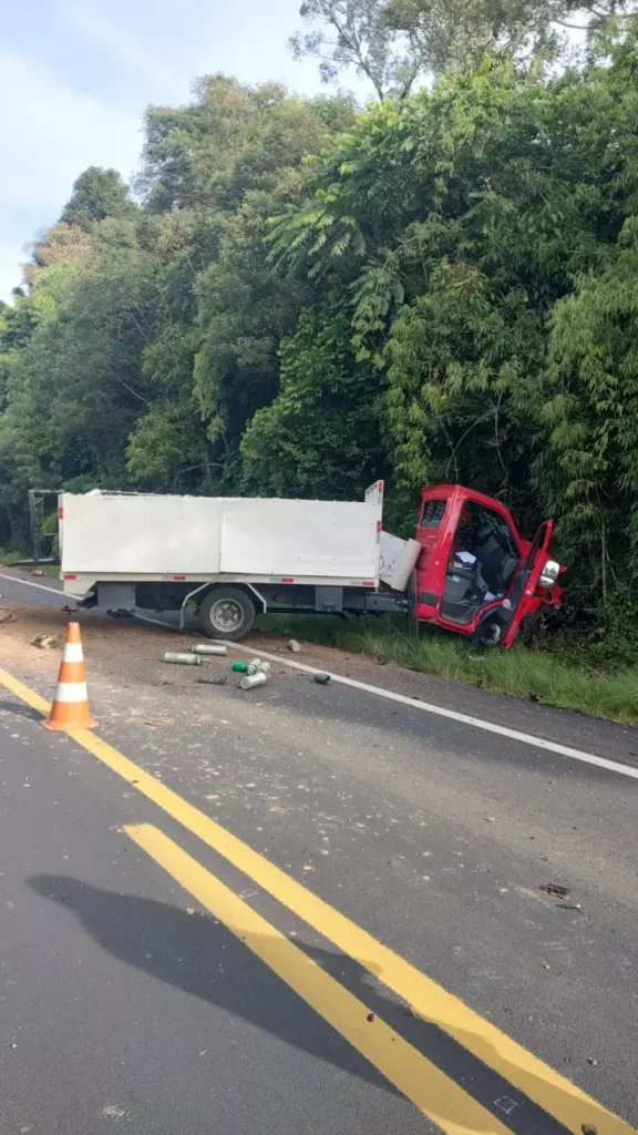 Motorista de ônibus morre em acidente com seu carro na BR-280/SC