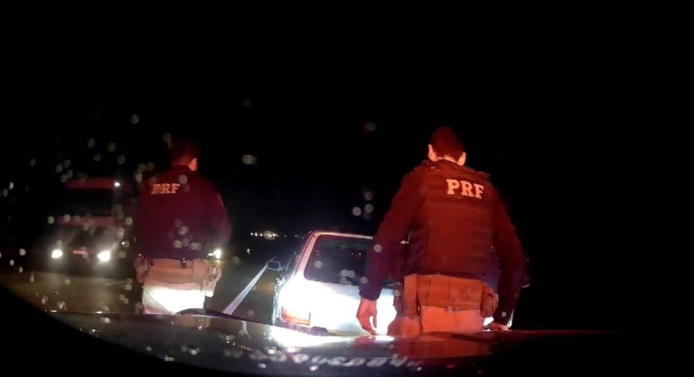 Motorista bêbado e na contramão é detido na BR-262/MG, em Betim