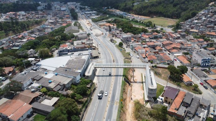 Obras de duplicação alteram o tráfego na Raposo Tavares, em Alumínio (SP) Obras de duplicação alteram o tráfego na Raposo Tavares, em Alumínio (SP)