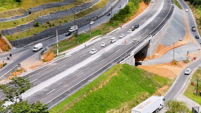 Dois novos viadutos são liberados ao tráfego na BR-470, em Santa Catarina Dois novos viadutos são liberados ao tráfego na BR-470, em Santa Catarina