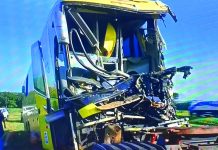 Motorista de ônibus morre após bater na Via Anhanguera, em Santa Rita do Passa Quatro (SP)