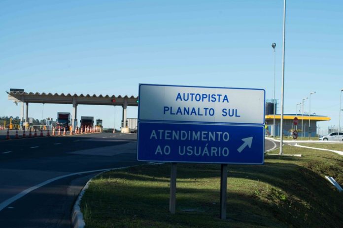 Usuários da BR-116/PR/SC já pagam pedágios mais caros, nesta quinta (19) Usuários da BR-116/PR/SC já pagam pedágios mais caros, nesta quinta (19)